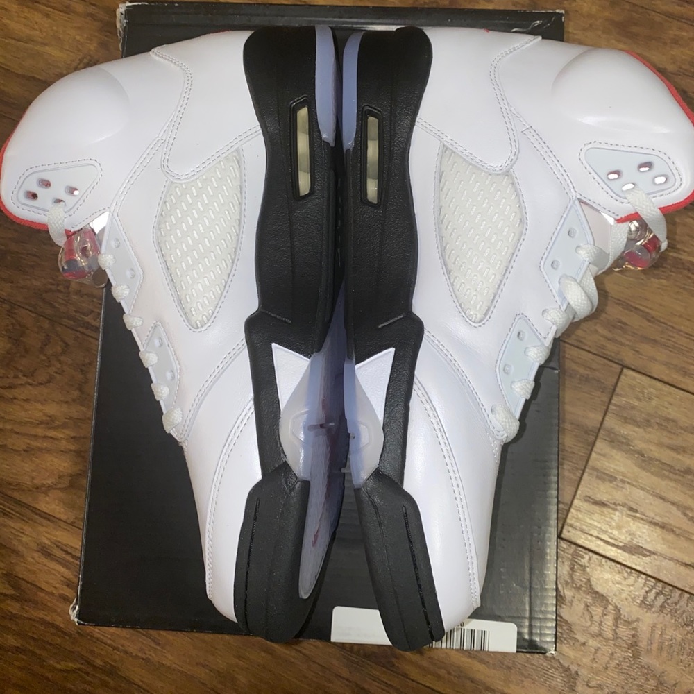 Nike Air Jordan 5 “Fire Red Silver Tongue” - Picture 13 of 13